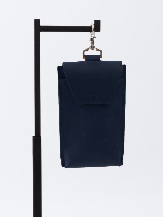 Кожаный подвесной чехол для телефона синий с винтажным эффектом