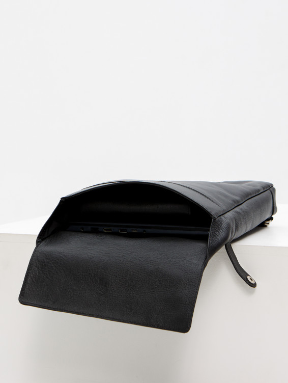 Кожаный рюкзак для ноутбука черный