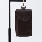 Кожаный подвесной чехол для телефона коричневый