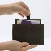 Кожаная обложка-карман для паспорта зеленая с винтажным эффектом - изображение 1