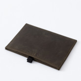 Кожаная обложка-карман для паспорта зеленая с винтажным эффектом - изображение 2