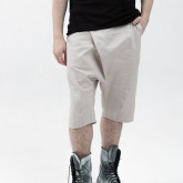 Шорты со складкой светлые