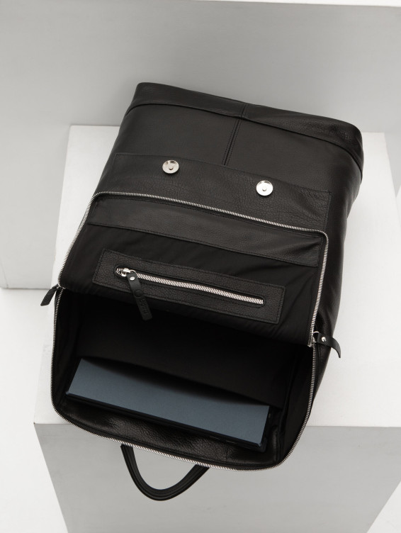Рюкзак кожаный со скрытой застежкой черный