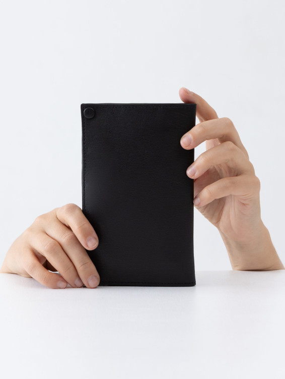 Кожаное портмоне на кнопке черное