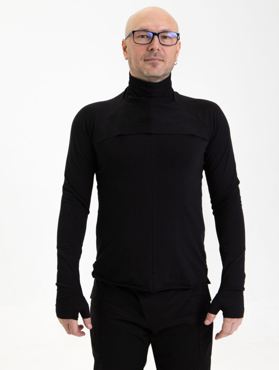 Черный бадлон с пальчиком