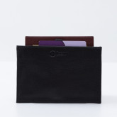 Кожаная обложка-карман для паспорта черная - изображение 3