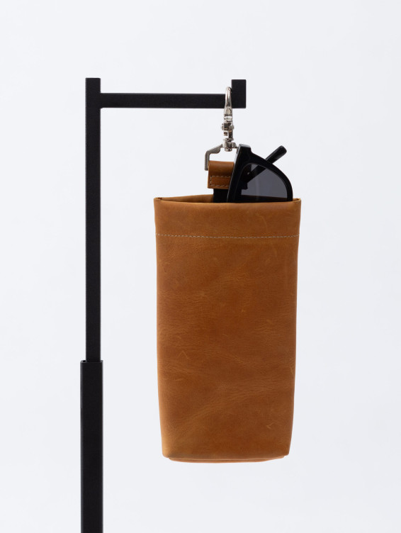 Подвесной кожаный очечник рыжий с винтажным эффектом