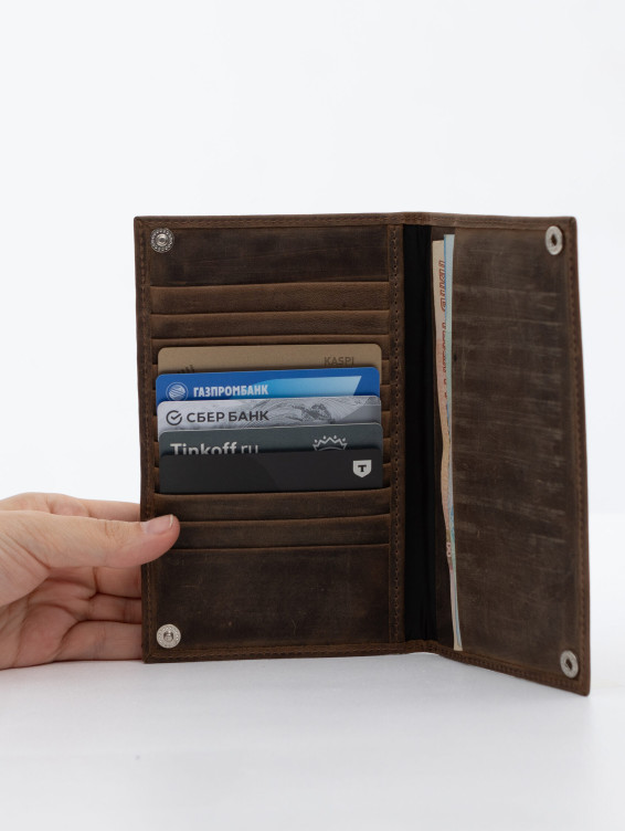 Кожаное портмоне на кнопке коричневое с винтажным эффектом