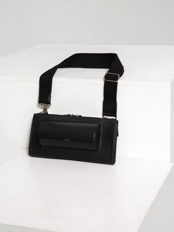 Кожаная сумка с очечником черная