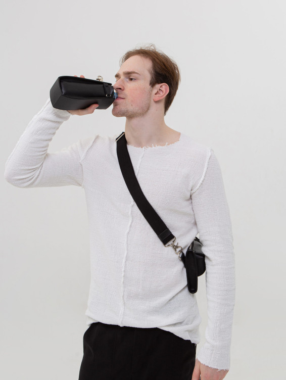 Подвесной кожаный карман для бутылки воды черный