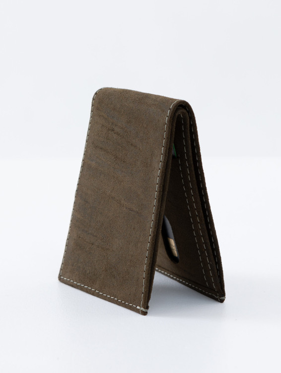Тонкий кожаный кошелек зеленый