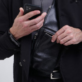 Кожаная сумка-карман черная