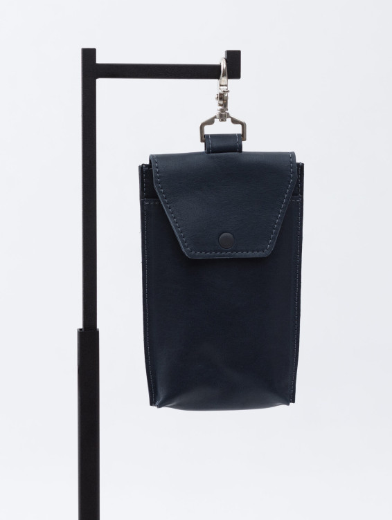 Кожаный подвесной чехол для телефона синий