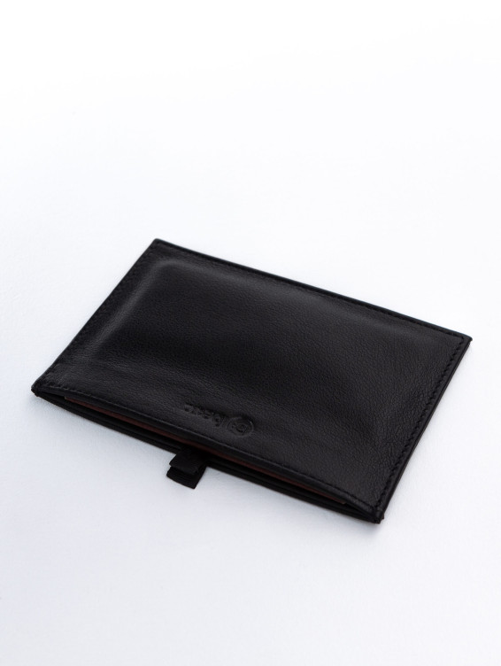 Кожаная обложка-карман для паспорта черная