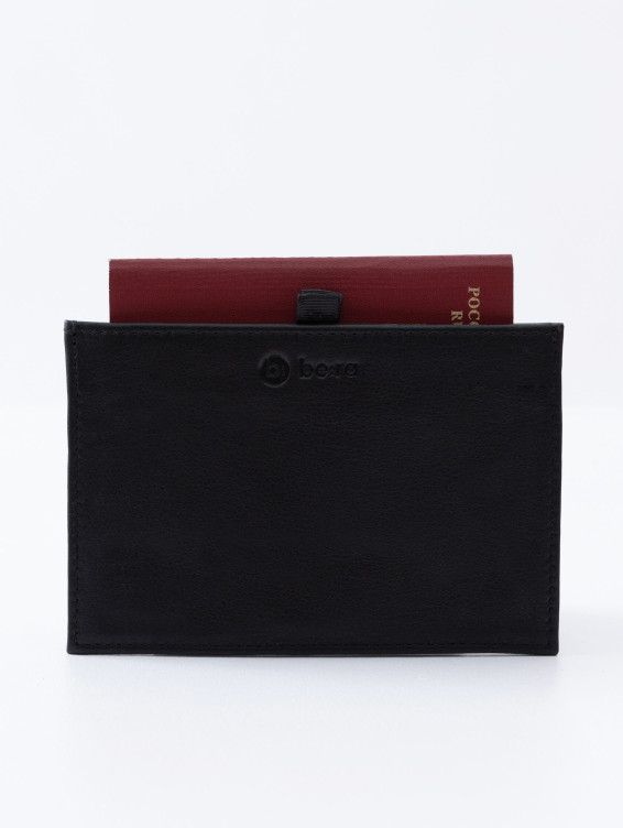 Кожаная обложка-карман для паспорта черная