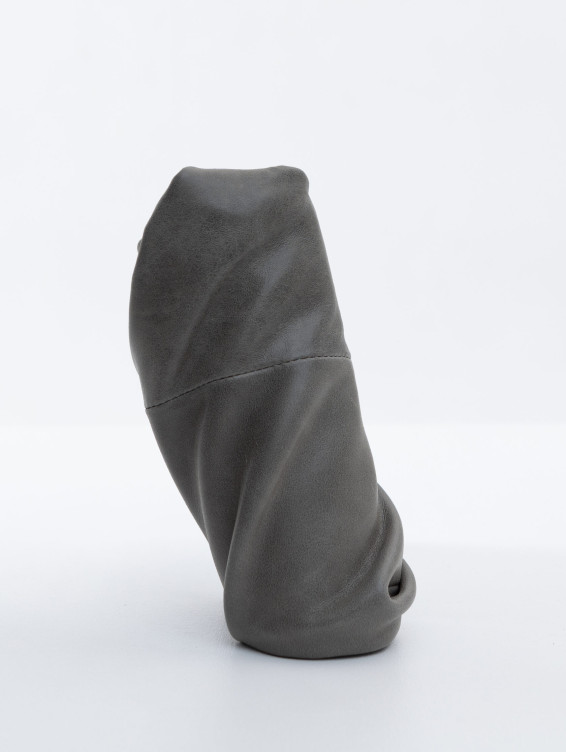 Кожаная ключница серая