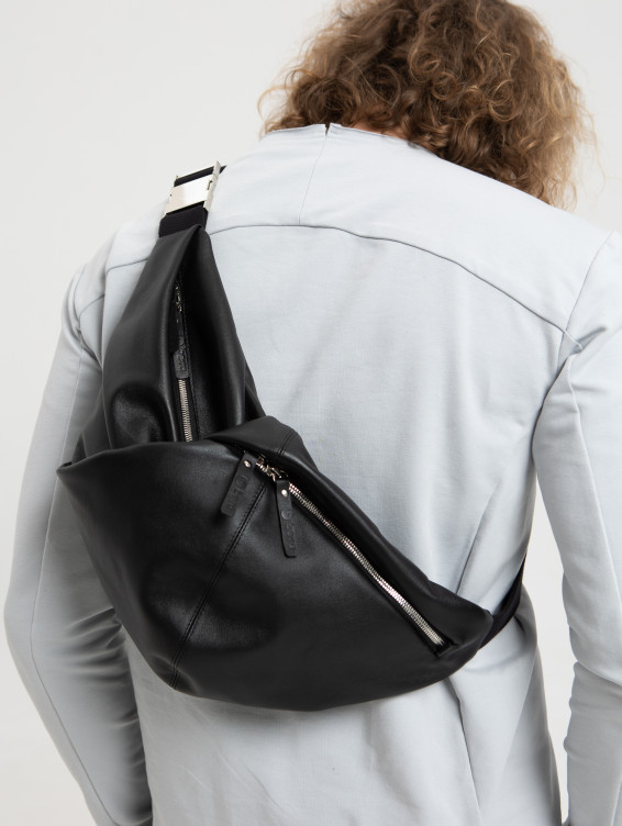 Кожаная поясная сумка черная