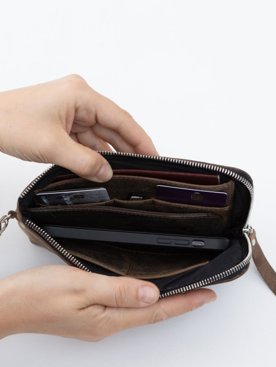 Кожаный клатч коричневый с винтажным эффектом