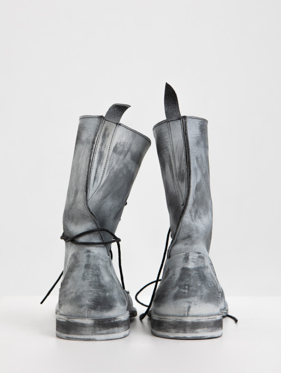 Высокие кожаные ботинки на шнуровке 