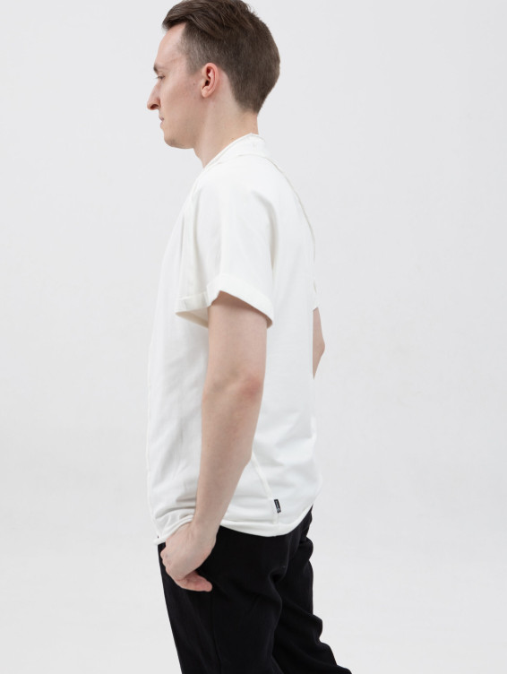 Асимметричная футболка с подвернутыми рукавами белая