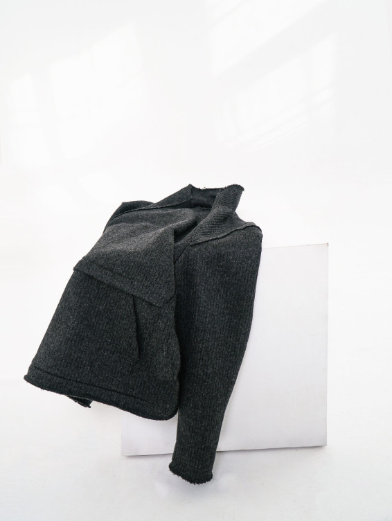 Шерстяной темно-серый свитер-свитшот