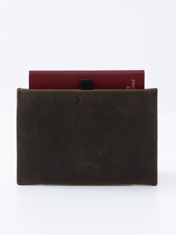 Кожаная обложка-карман для паспорта зеленая с винтажным эффектом