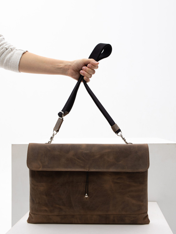 Кожаная сумка-папка для ноутбука коричневая с винтажным эффектом