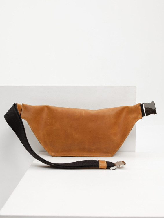 Кожаная поясная сумка рыжая с винтажным эффектом