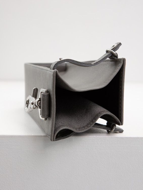 Подвесной кожаный карман для бутылки воды серый