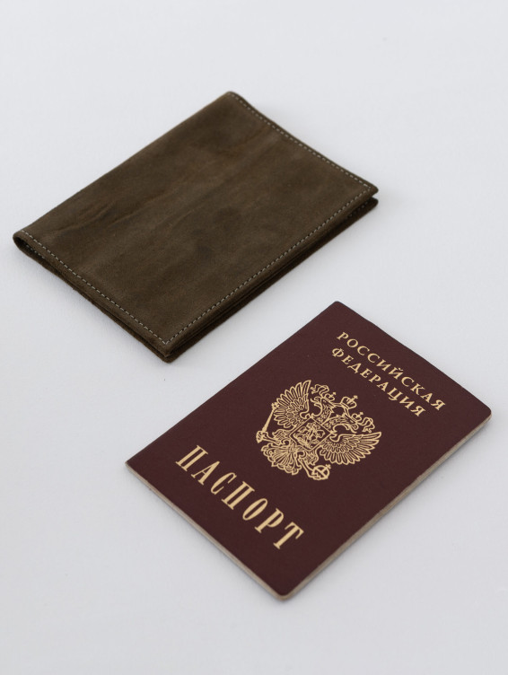 Кожаная обложка для паспорта зеленая