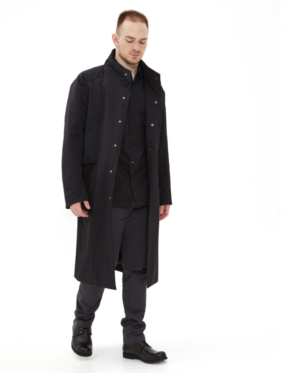 Плащ демисезонный на кнопках черный