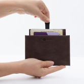 Кожаная обложка-карман для паспорта коричневая - изображение 1