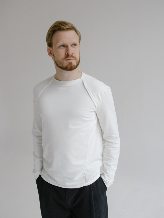 Футболка с длинным рукавом белая