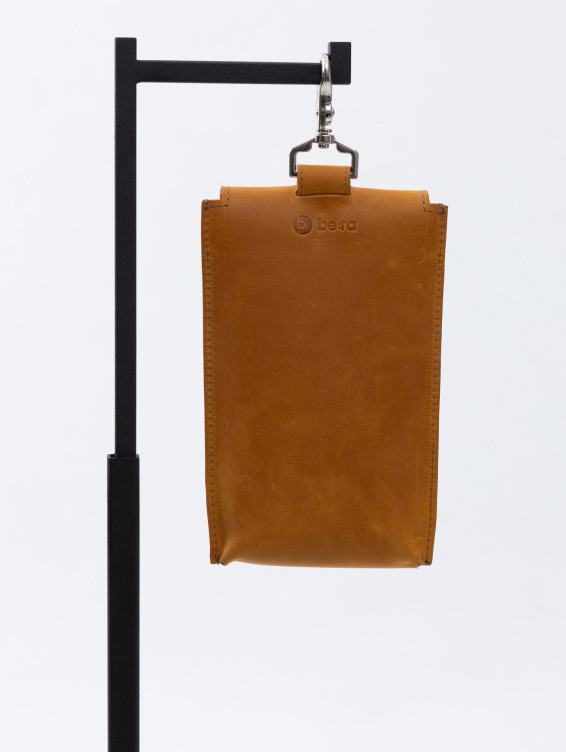 Кожаный подвесной чехол для телефона рыжий с винтажным эффектом