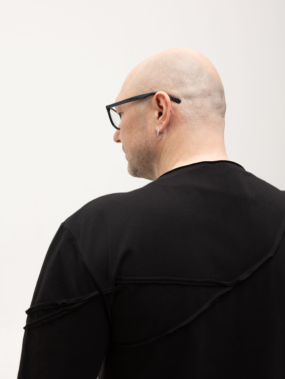 Асимметричная футболка черная