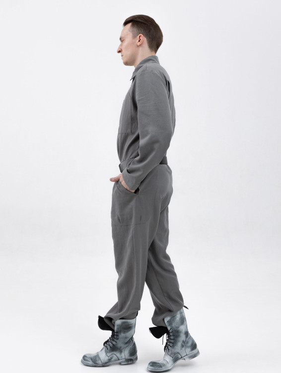Легкий серый комбинезон на молнии