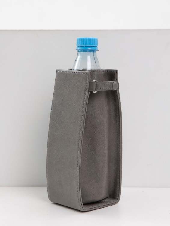 Подвесной кожаный карман для бутылки воды серый