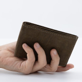 Тонкий кожаный кошелек зеленый