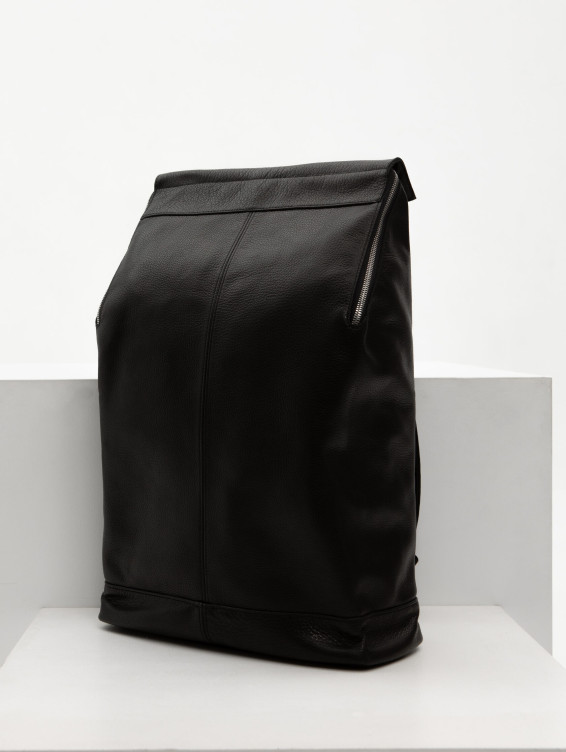 Рюкзак кожаный со скрытой застежкой черный