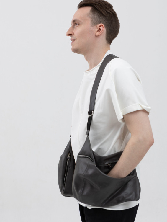 Кожаный жилет темно-серый