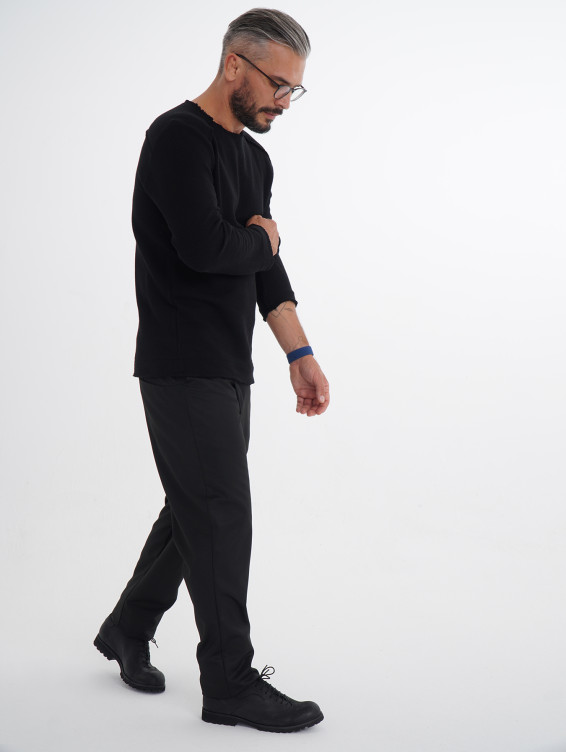 Хлопковый черный свитер