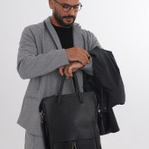 Кожаная сумка для ноутбука с креплением на ручку чемодана черная