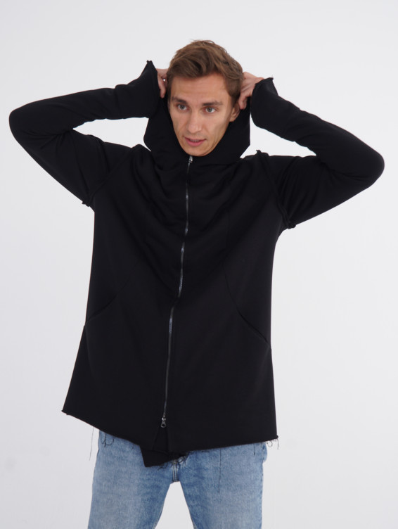 Черная кофта на молнии с капюшоном