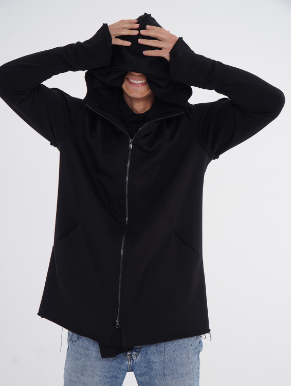 Черная кофта на молнии с капюшоном