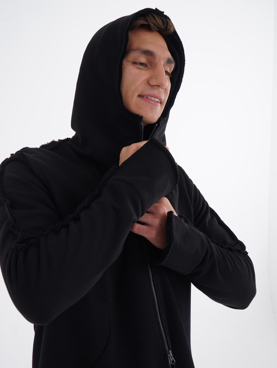 Черная кофта на молнии с капюшоном