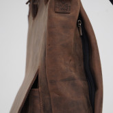 Кожаная сумка для ноутбука с креплением на ручку чемодана коричневая с винтажным эффектом - изображение 6