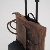 Кожаная сумка для ноутбука с креплением на ручку чемодана коричневая с винтажным эффектом