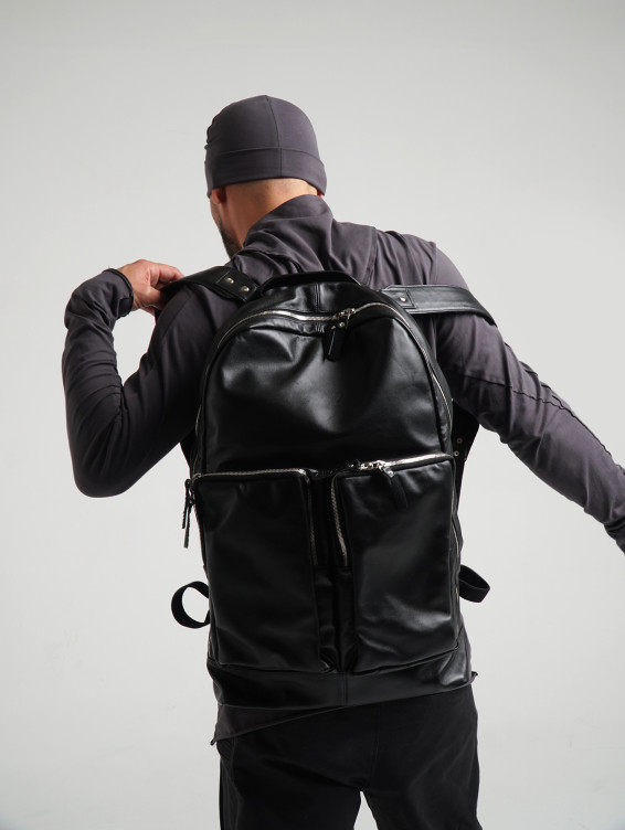 Большой кожаный рюкзак черный