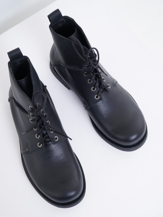 Кожаные ботинки черные