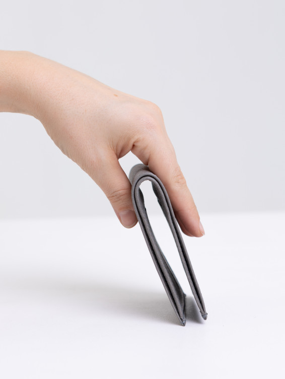 Тонкий кожаный кошелек серый